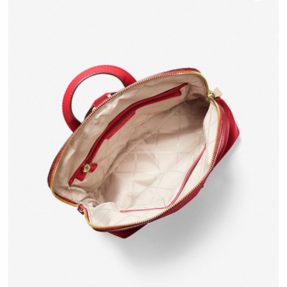 Backpack - Picture 3 of 4